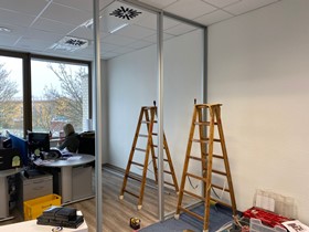 Aufbau der Glastrennwand